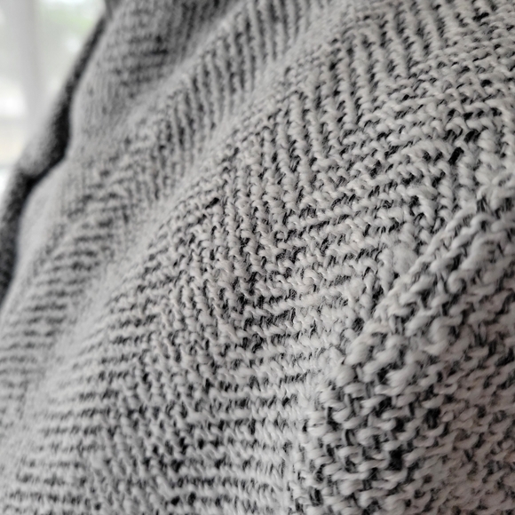 Vici Tayshia Wool Gray Patterned Jacket with Pockets Tapered Waist Size Medium - Picture 4 of 10